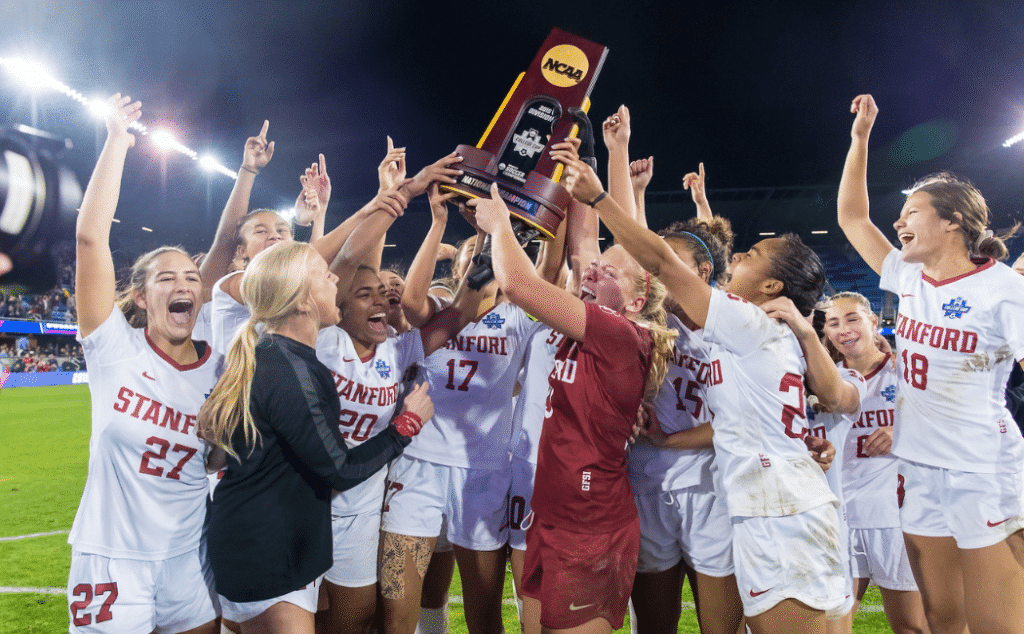 巴黎球王！连场戴帽+连场双响 8连击狂轰15球 今年足坛第一人.